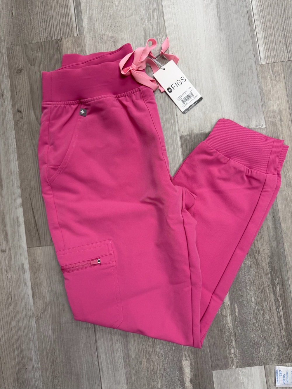Figs Kids Bright Pink Jogger Scrub Pants